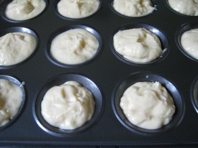 Jelly cakes ready to bake