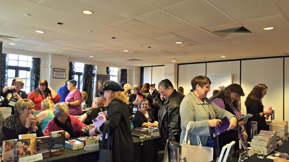 2016 ARRA booksigning - crowd shot