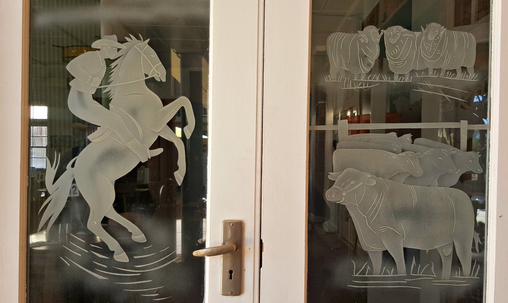 Artist Daphne Mayo (1895-1982) created these etched glass panels for the dining room at the North Gregory Hotel. These are a tribute to Waltzing Matilda. Another set was to Qantas.